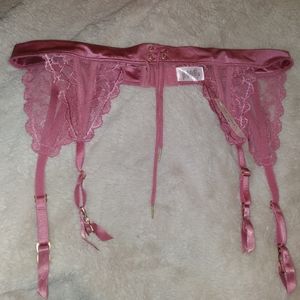 NWT Victoria secret garter belt